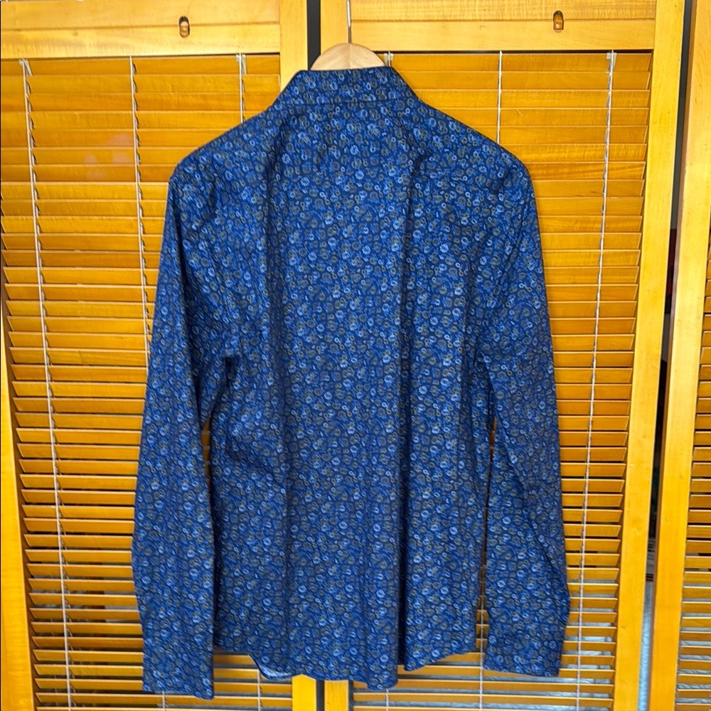 Banana Republic Blue Floral Men's Shirt - Picture 5 of 5